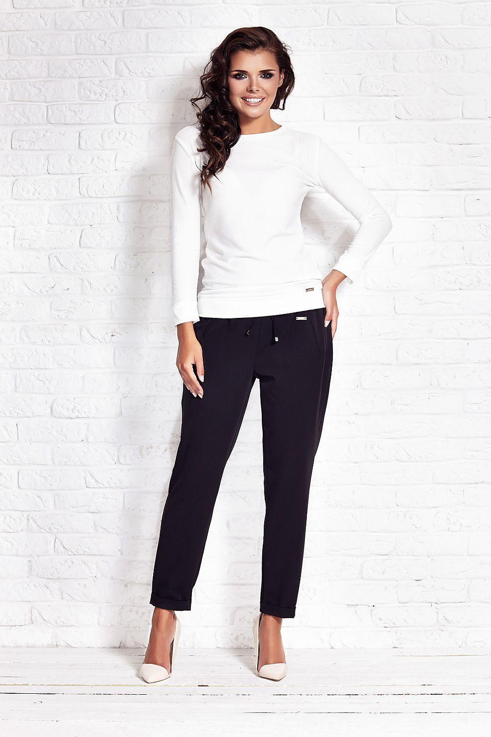 Long-sleeve blouse with crew neck and fitted waist hem