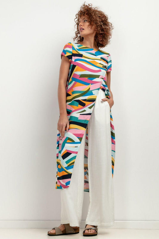 Multicolor patterned tunic with short sleeves, tied waist sash and long side openings