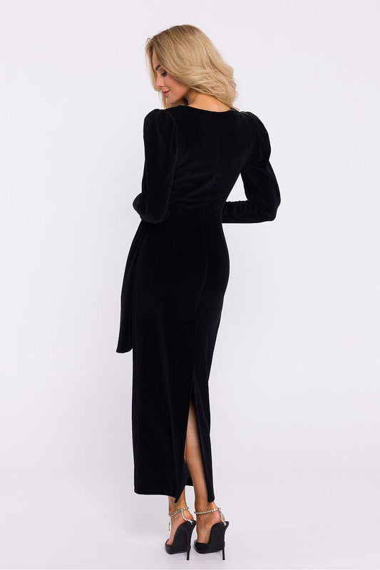 Moe evening dress in black velvet, V-back, long sleeves, waist tie, back slit