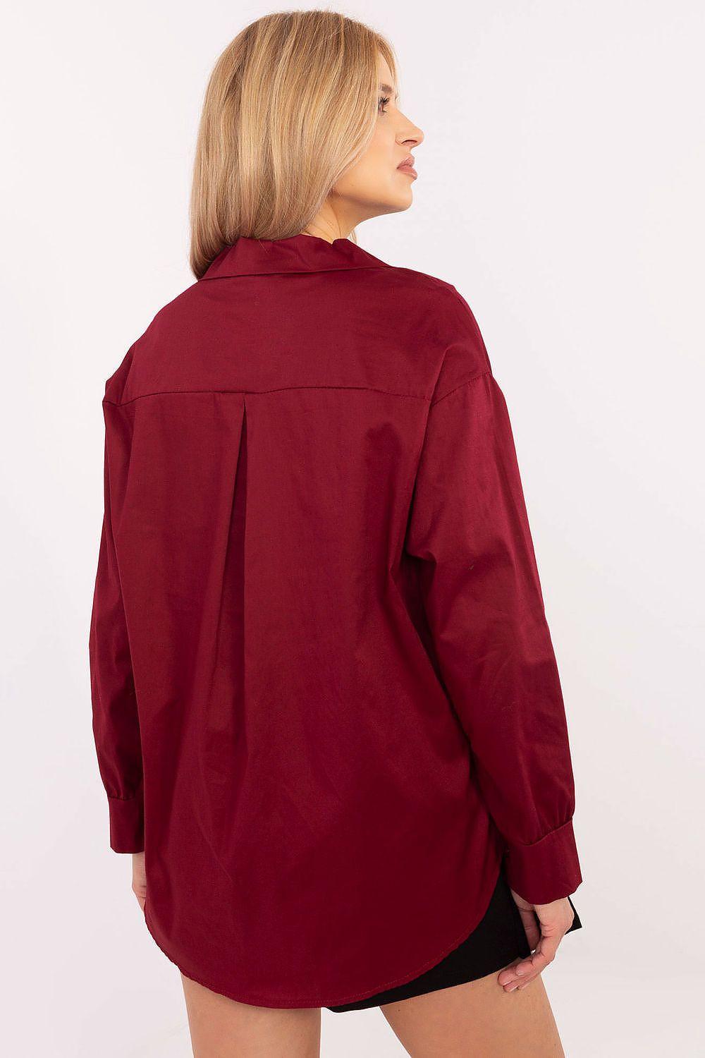 Red long-sleeve shirt with pointed collar, button back and relaxed fit