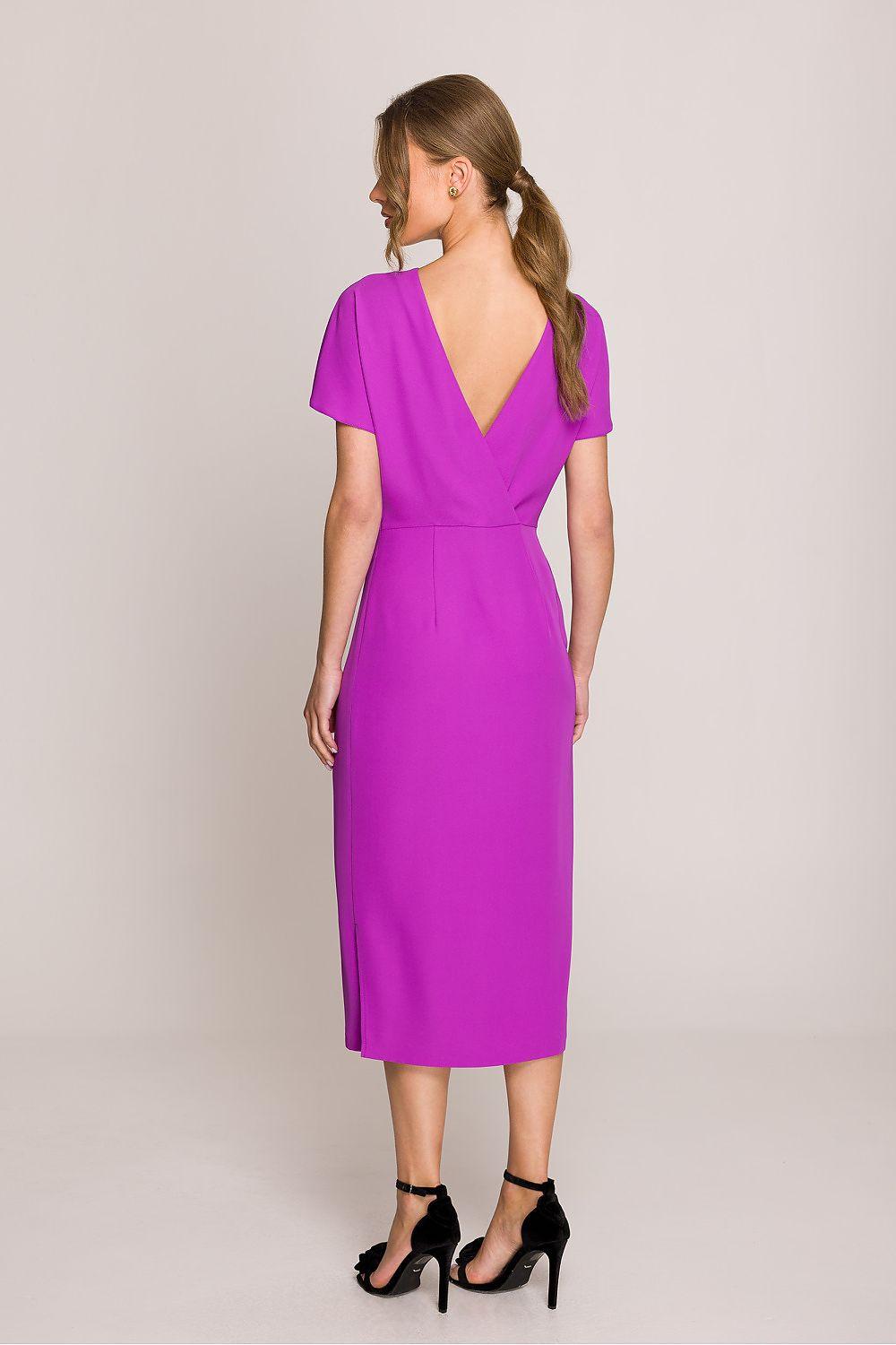 Violet midi daydress with short sleeves and V-back design
