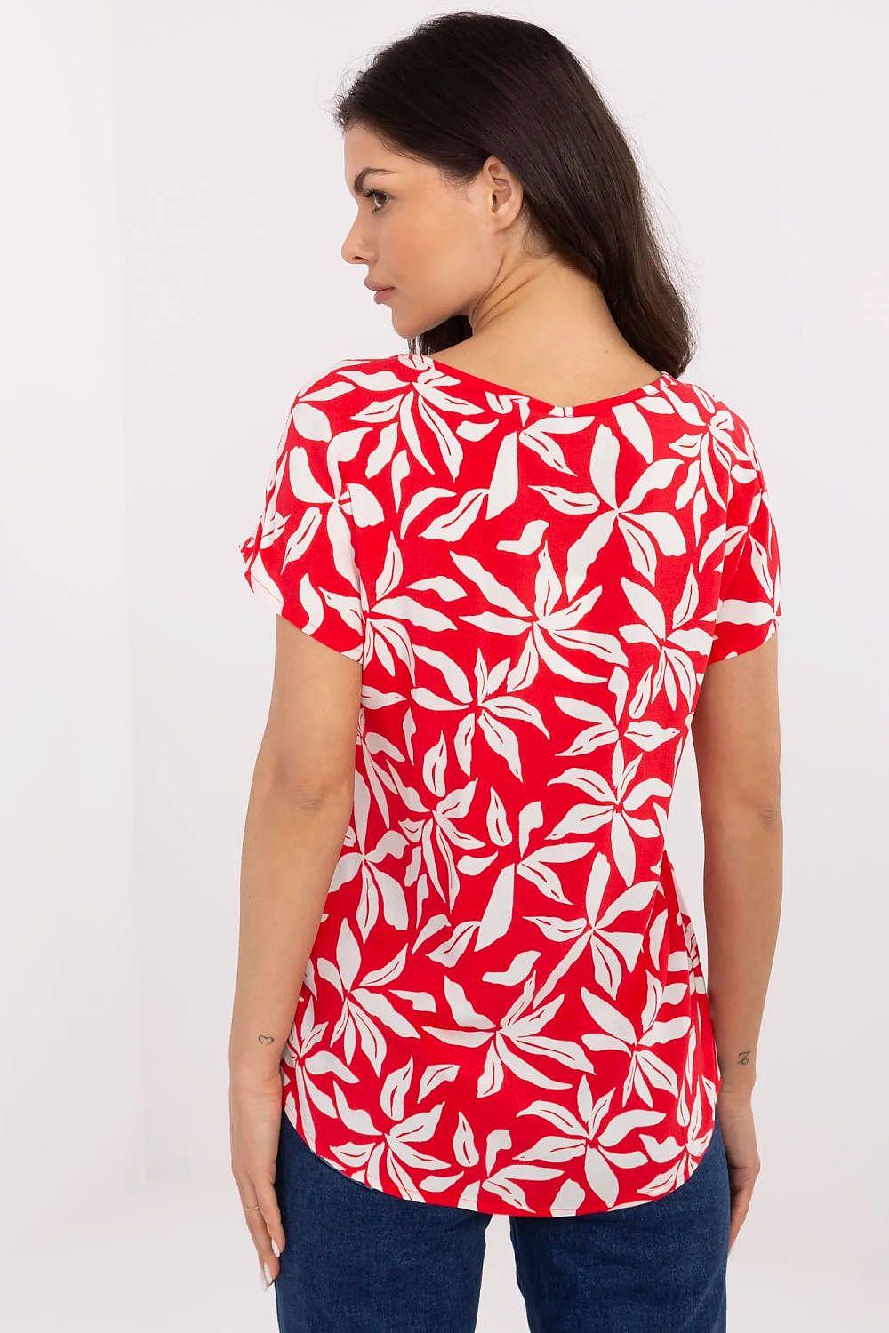 Pink leaf-print blouse with short sleeves and rounded back