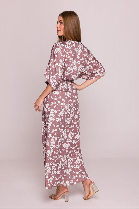 Floral daydress with V-neck and waist tie, short sleeves in mauve with white blooms