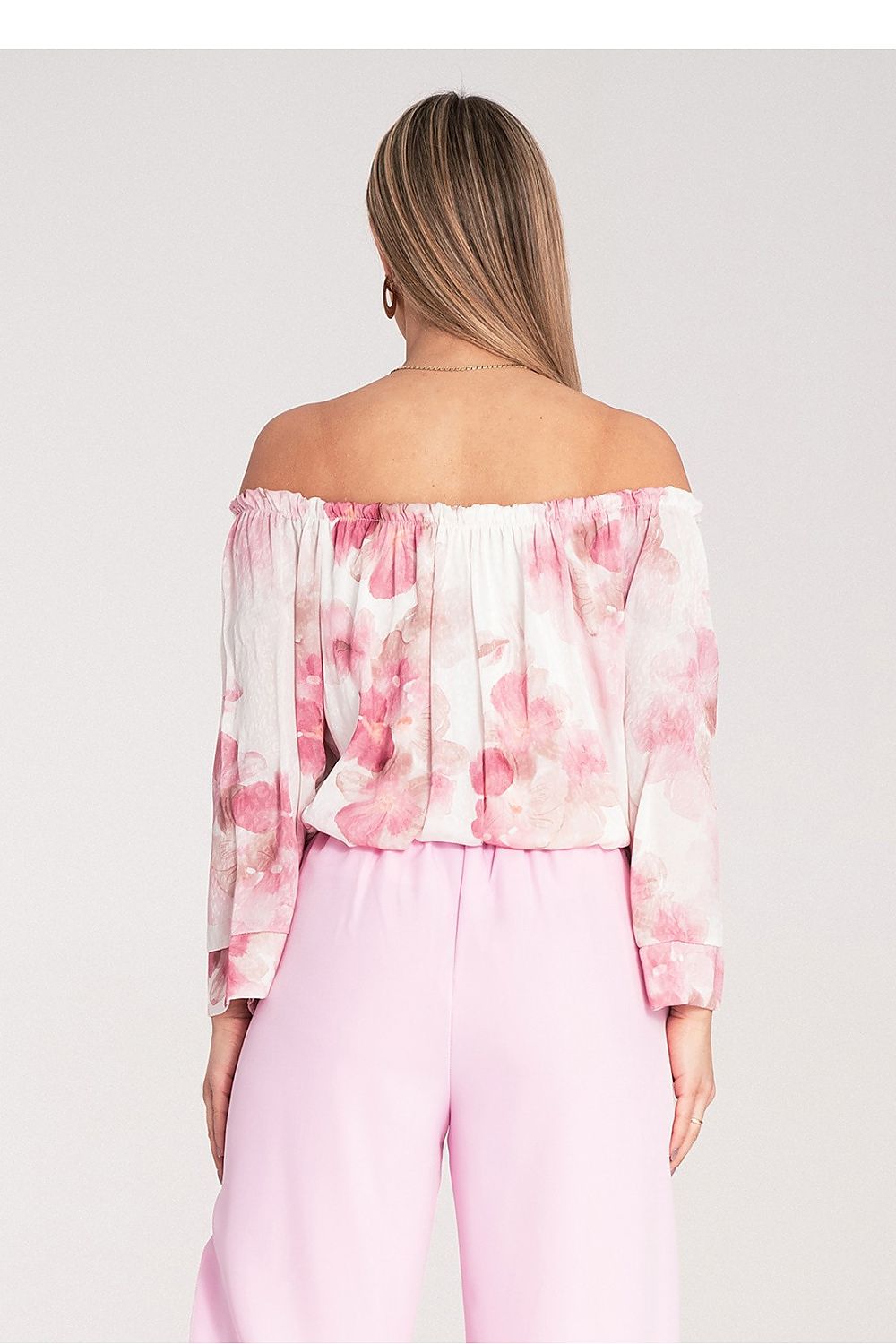 Off-shoulder blouse with pink floral print, elastic neckline and gathered sleeves