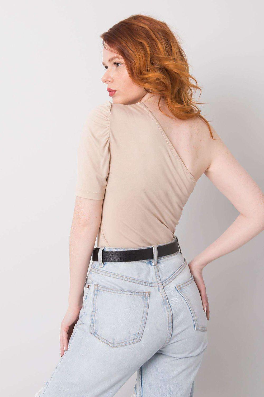 Rue Paris blouse in beige with V-neck and short puff sleeves, profile side view