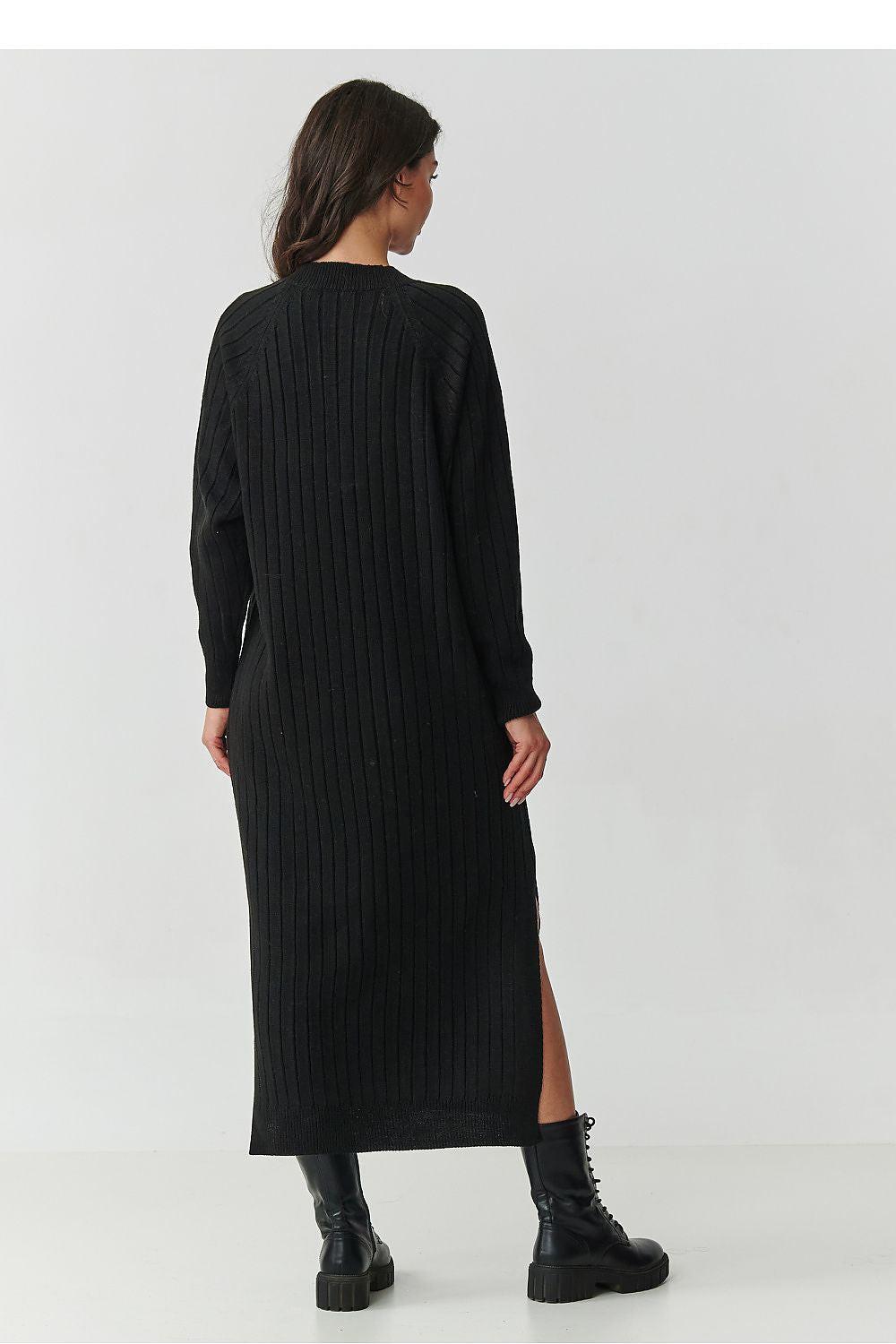 Ribbed knit daydress, black, long sleeves, V-neck, back view