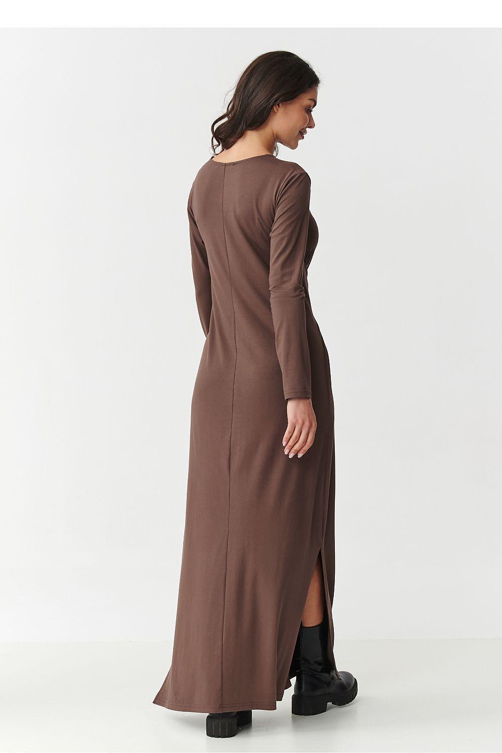 Brown daydress with long sleeves, round neckline, tied waist, maxi length, back slit