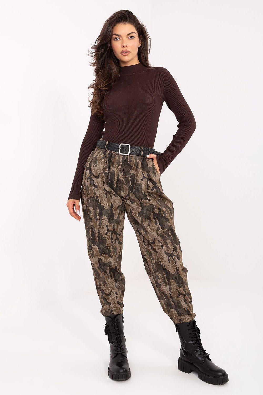 High-waist camouflage trousers with belt, dark green and brown, ankle-length