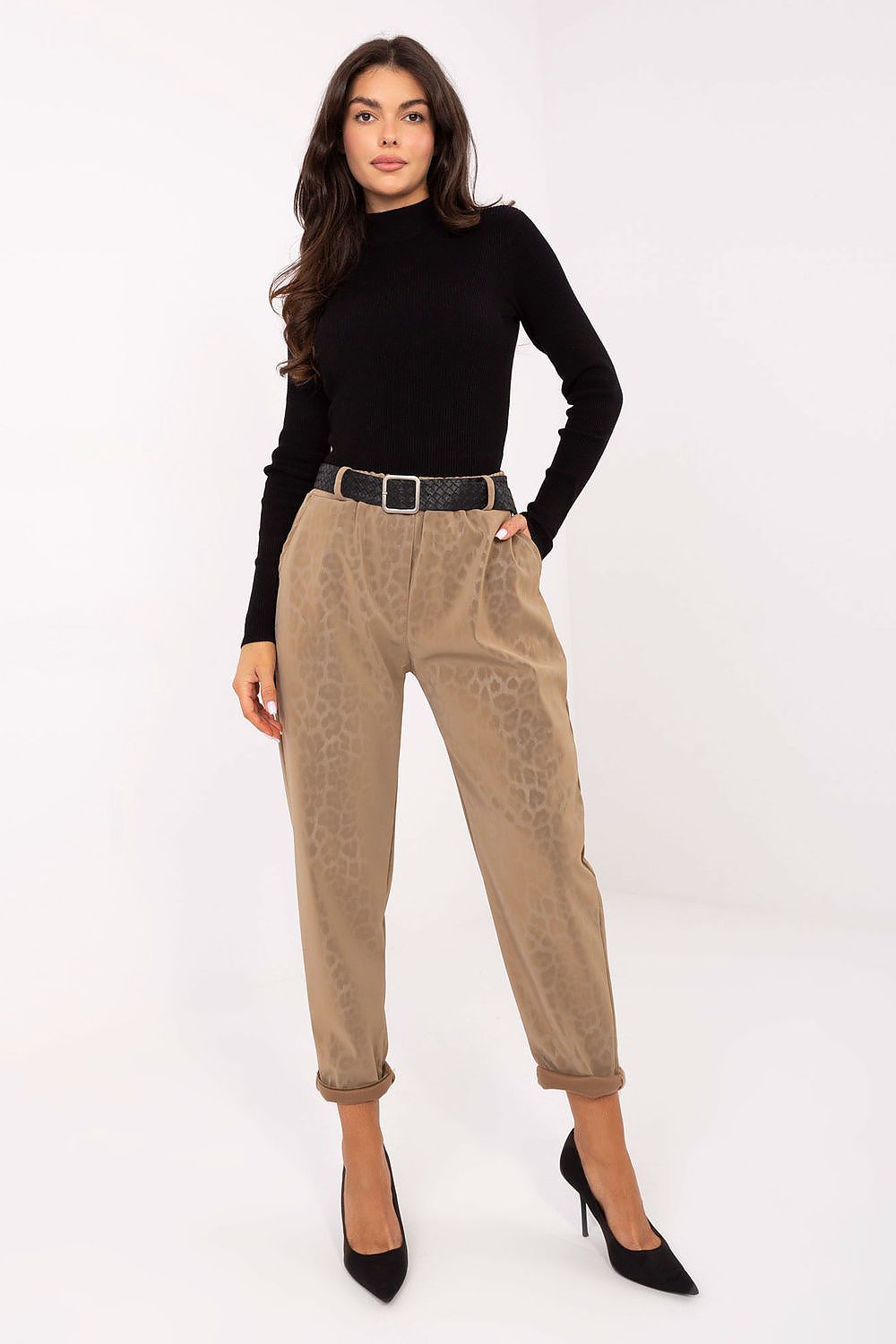 Brown women’s leopard-print eco-leather trousers with belt