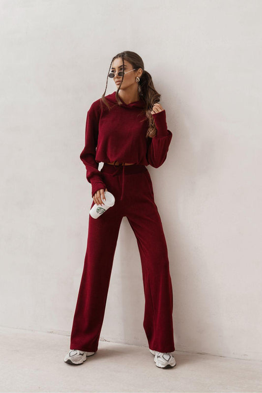 Burgundy hoodie and sweatpants set with drawstring waist, long sleeves