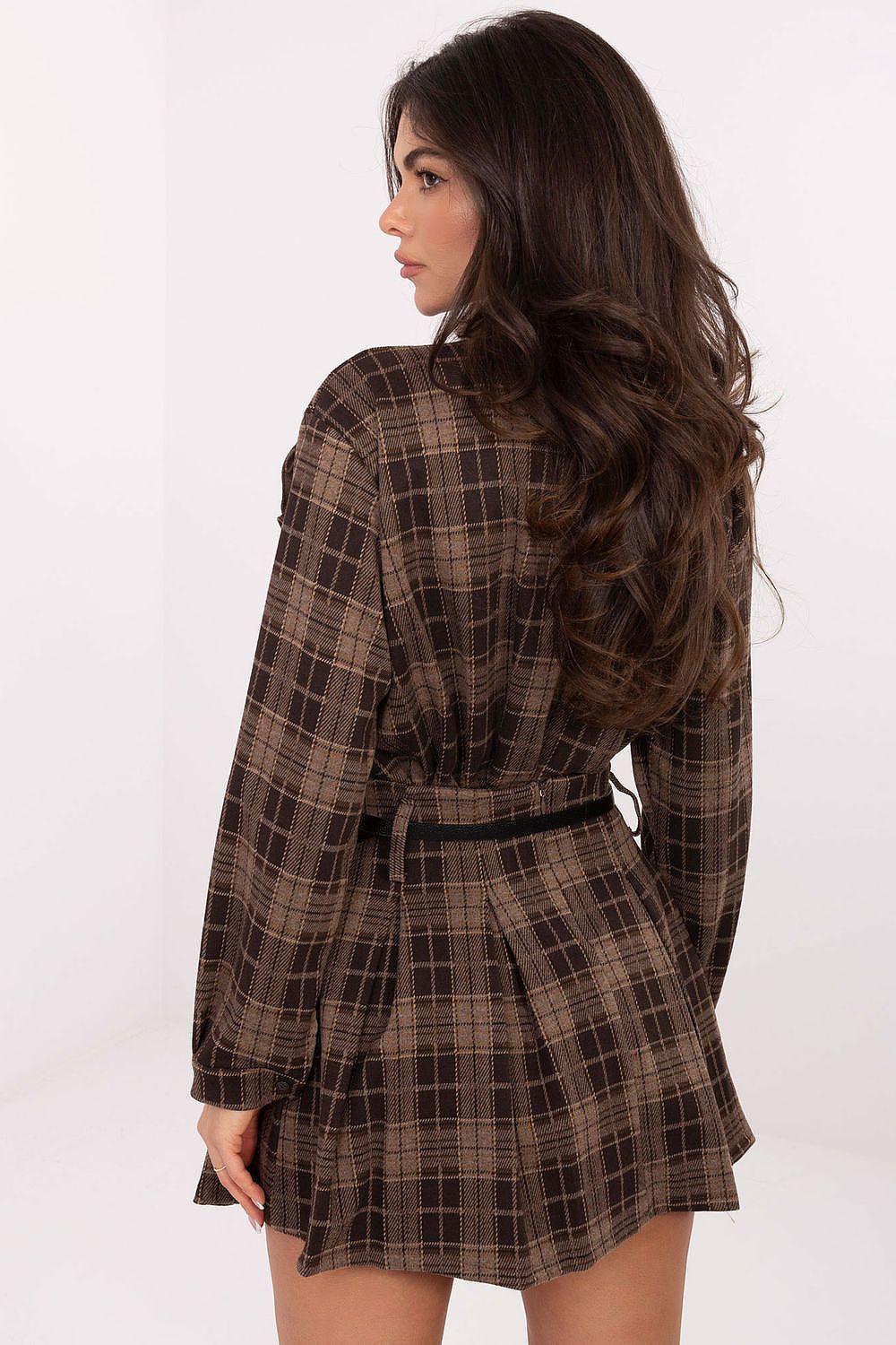 Plaid short skirt in brown with belt and buttoned back, pleated hem