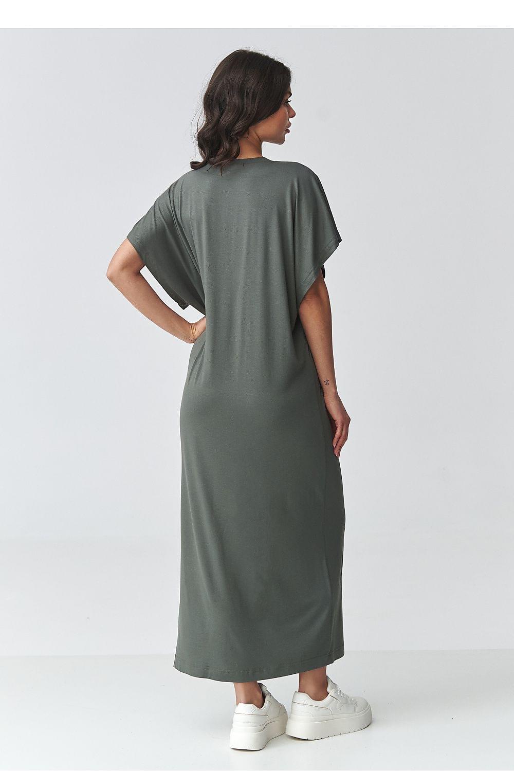 Green midi daydress, back view, short batwing sleeves and straight hem