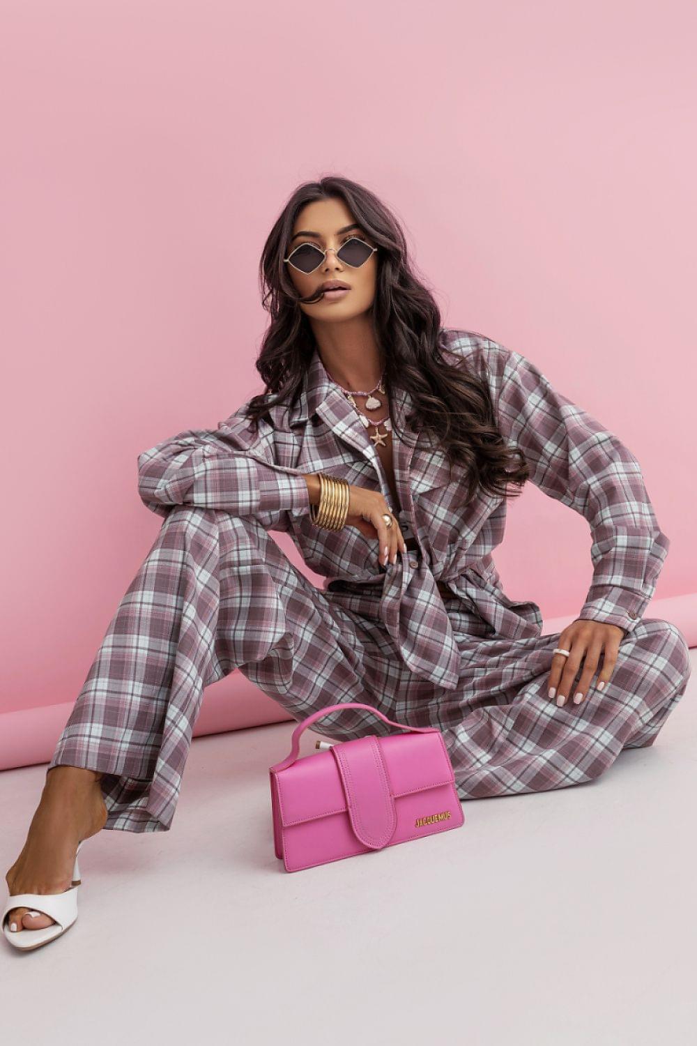 Multicolor plaid pantsuit set with button-front jacket and wide-leg trousers, pink handbag