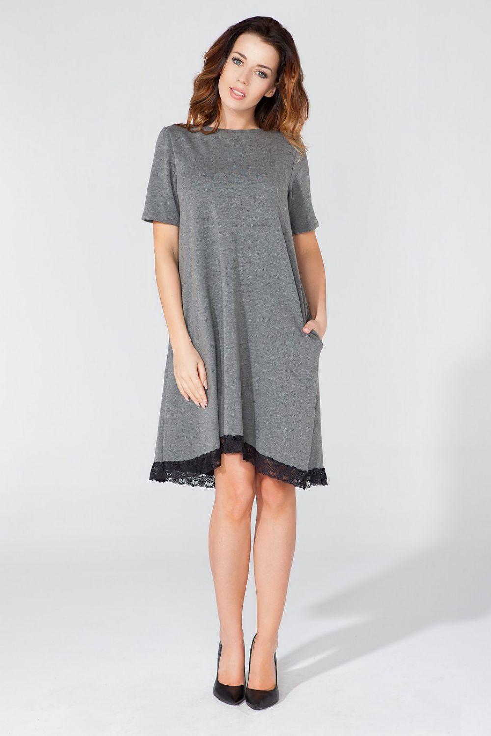 Tessita daydress in grey with short sleeves and lace hem