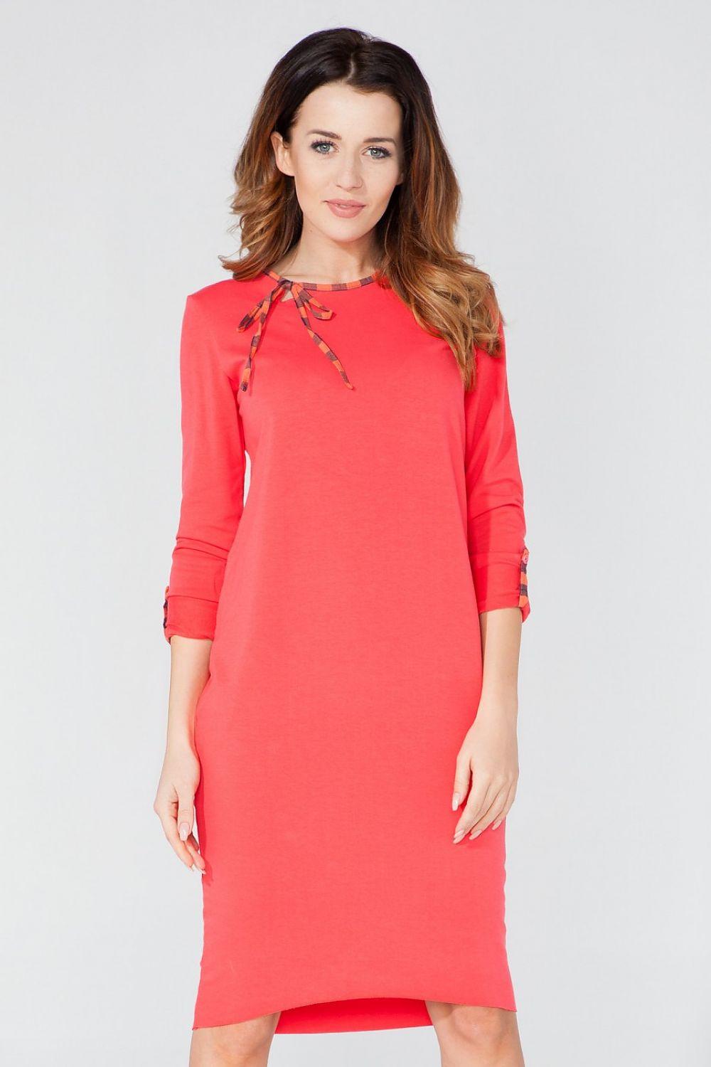 Pink long-sleeve daydress with crew neck and simple straight silhouette