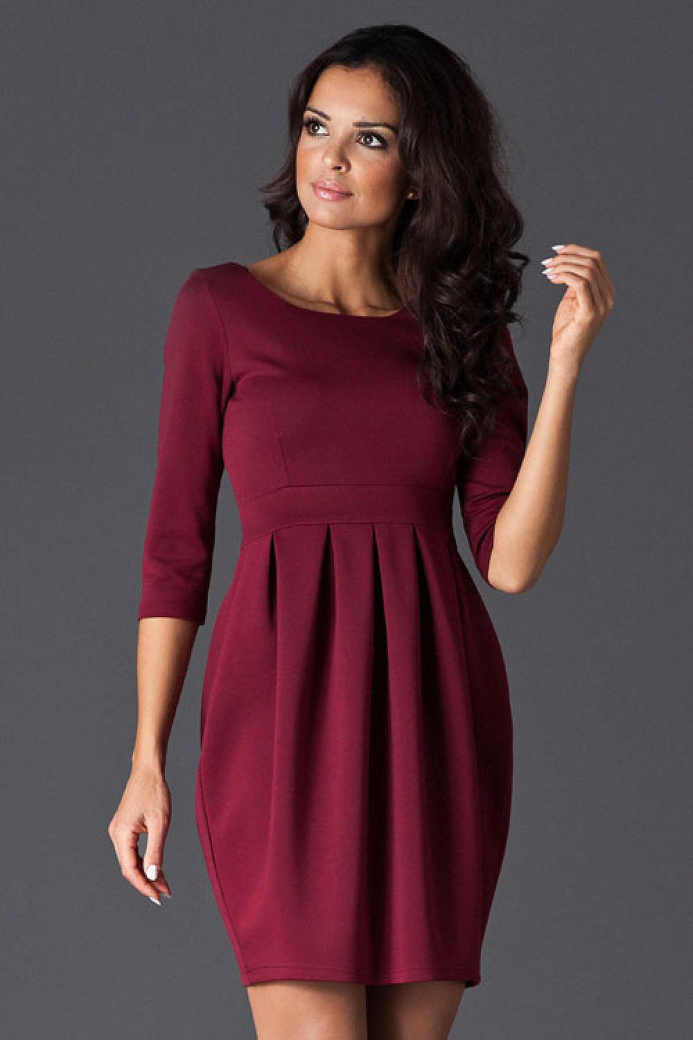 Figl daydress, burgundy 3/4-sleeve with pleated waist and fitted skirt