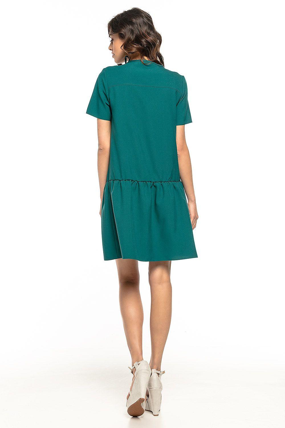 Green short-sleeve daydress with back yoke and gathered hem