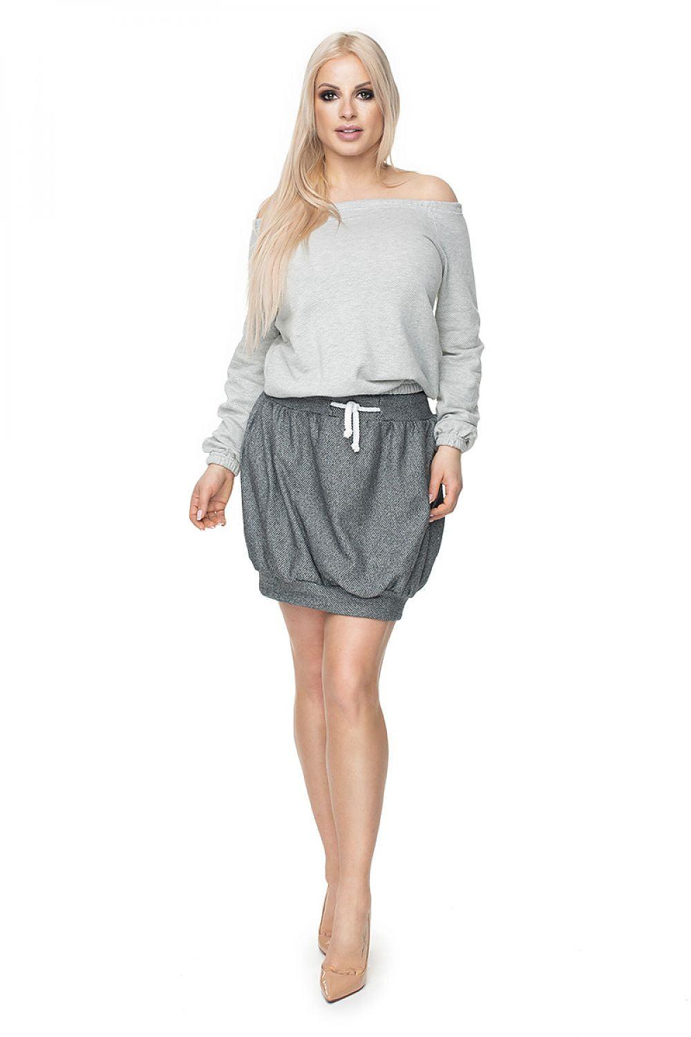 Off-shoulder grey blouse with long sleeves and gathered waist