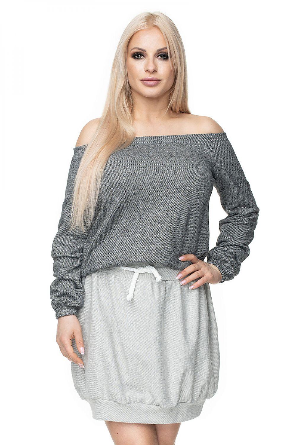 Off-shoulder blouse with long sleeves and drawstring waist, grey top and pale bottom