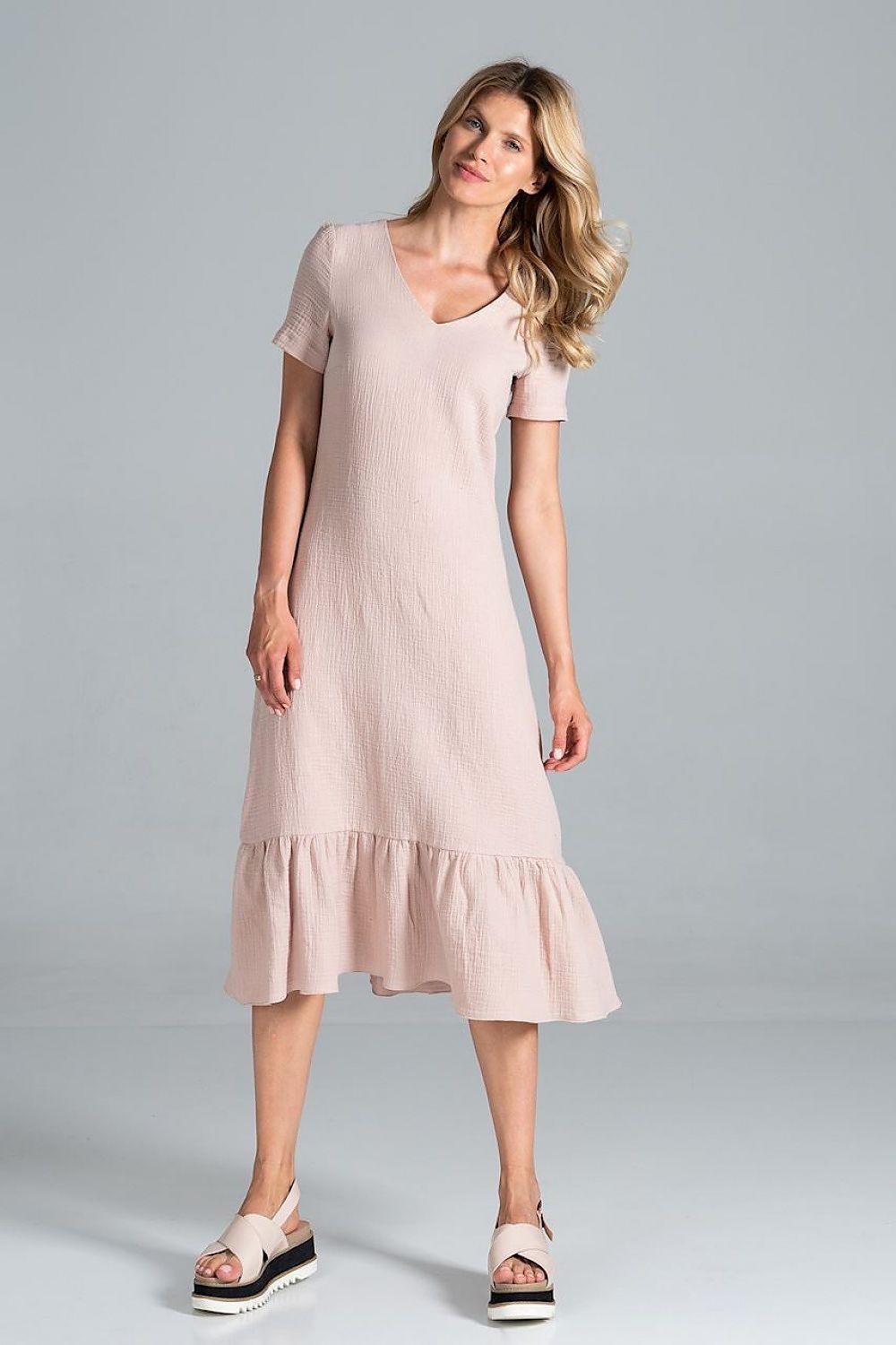 Figl daydress in pale pink, V-neck, short sleeves, tiered hem, midi length.