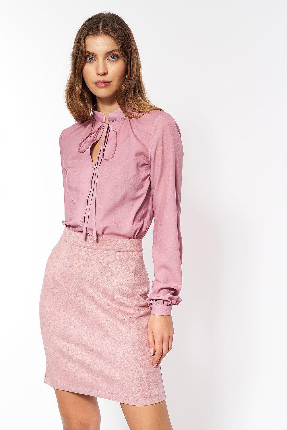 Pink fitted mini skirt with seam details and straight hem