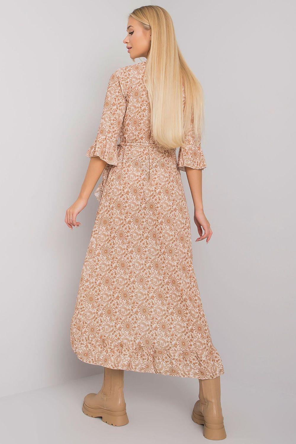 Beige floral midi daydress with V-neck and tiered skirt, 3/4 sleeves