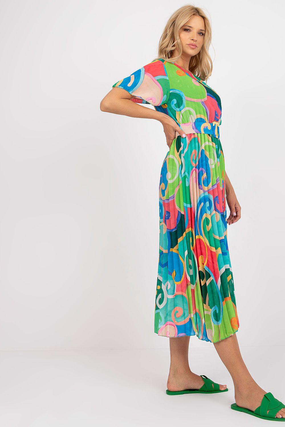 Green multicolor patterned daydress with short sleeves and pleated skirt, midi length