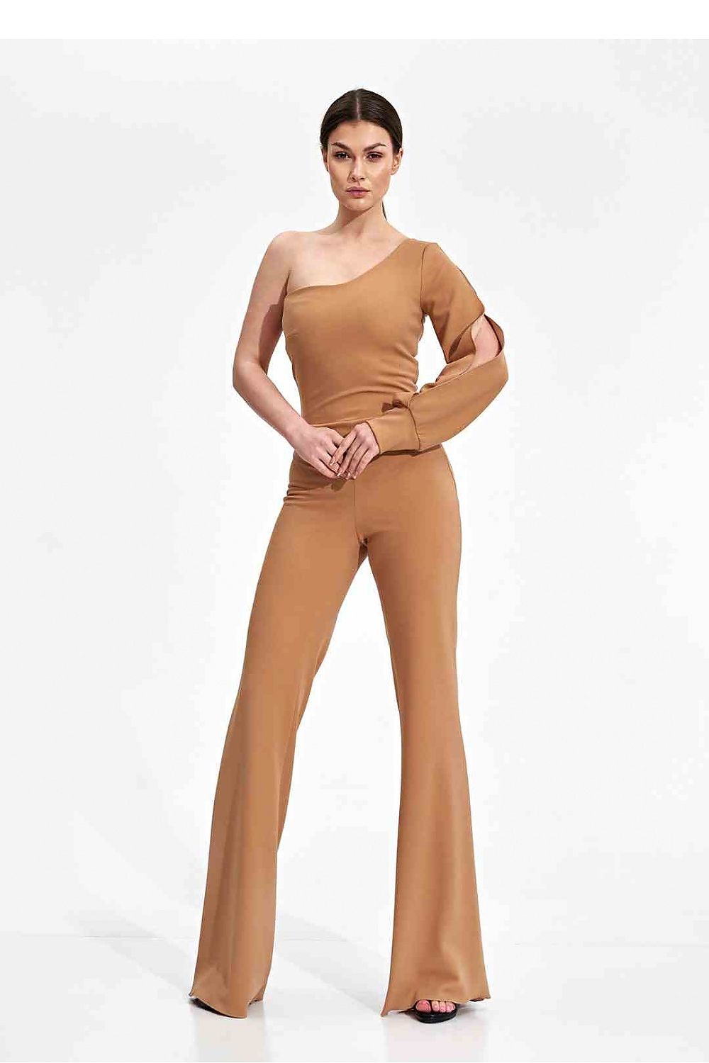 Beige one-sleeve wide-leg jumpsuit with fitted waist