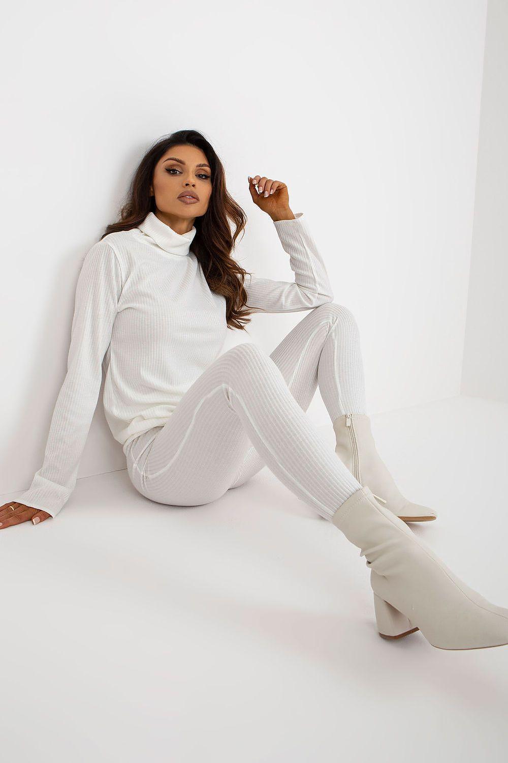 Beige high-waist long cotton leggings with vertical stripes, seated drape