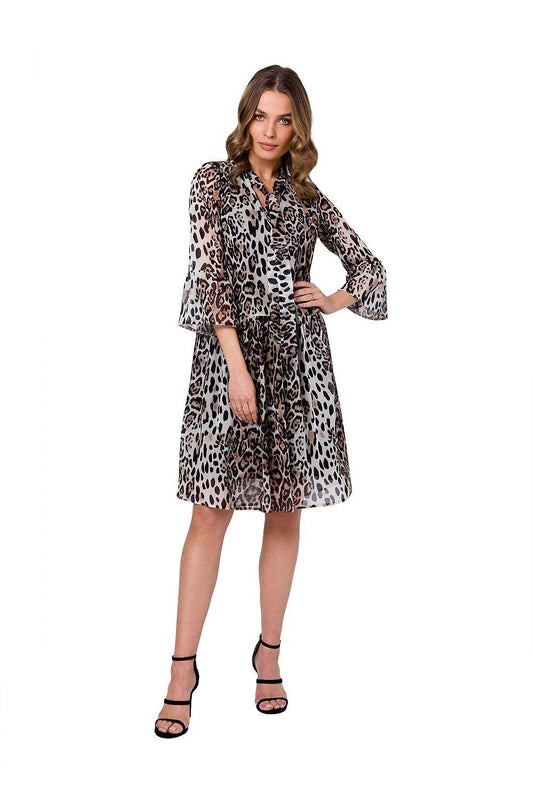 Leopard-print daydress, V-neck button front, tie waist and flared sleeves