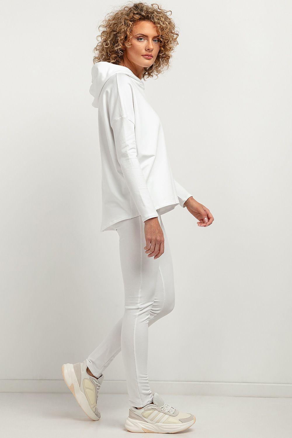 White long cotton leggings, full-length slim fit and elastic waistband.