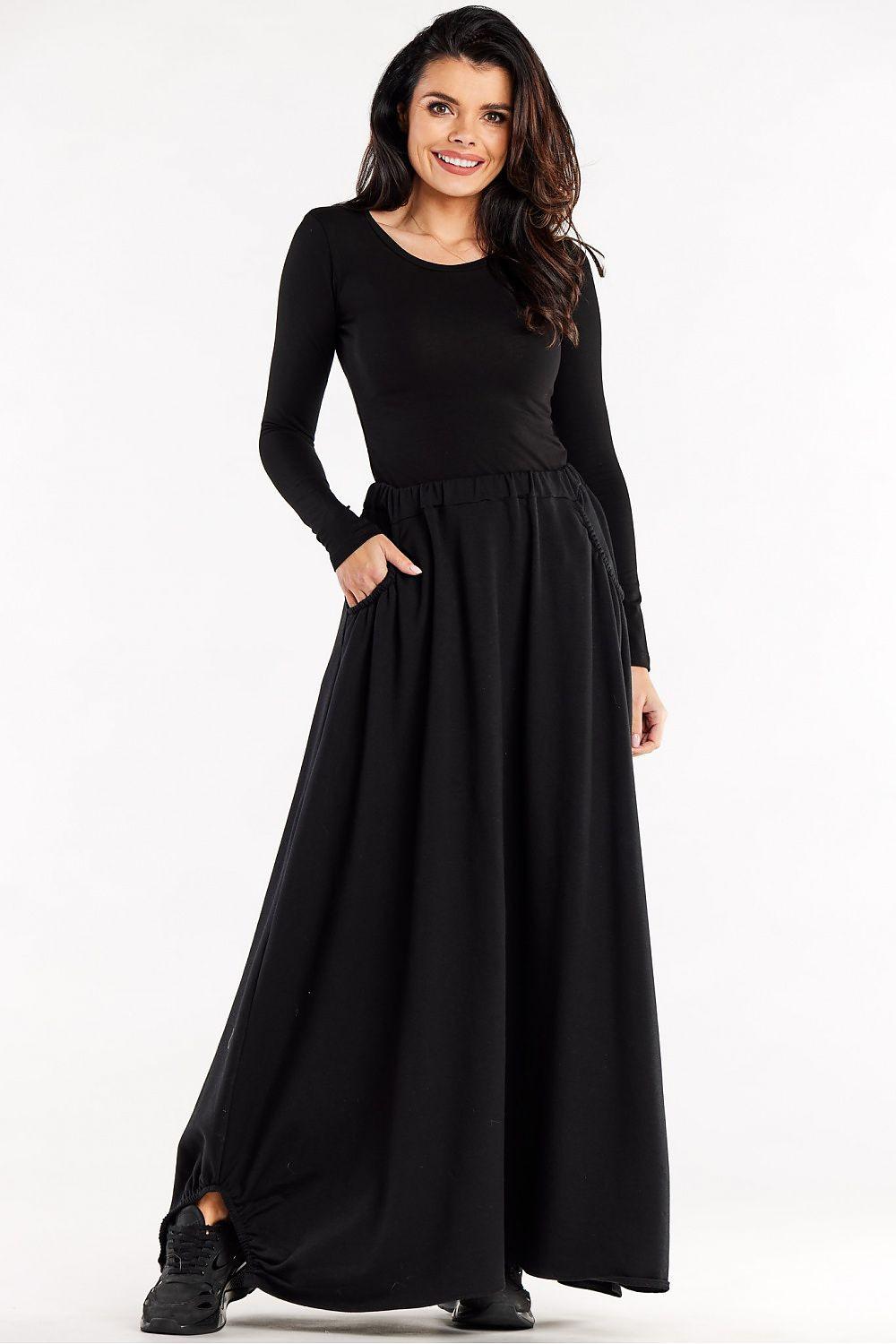 Black long trapeze skirt with elastic waist and flowing gathered hem