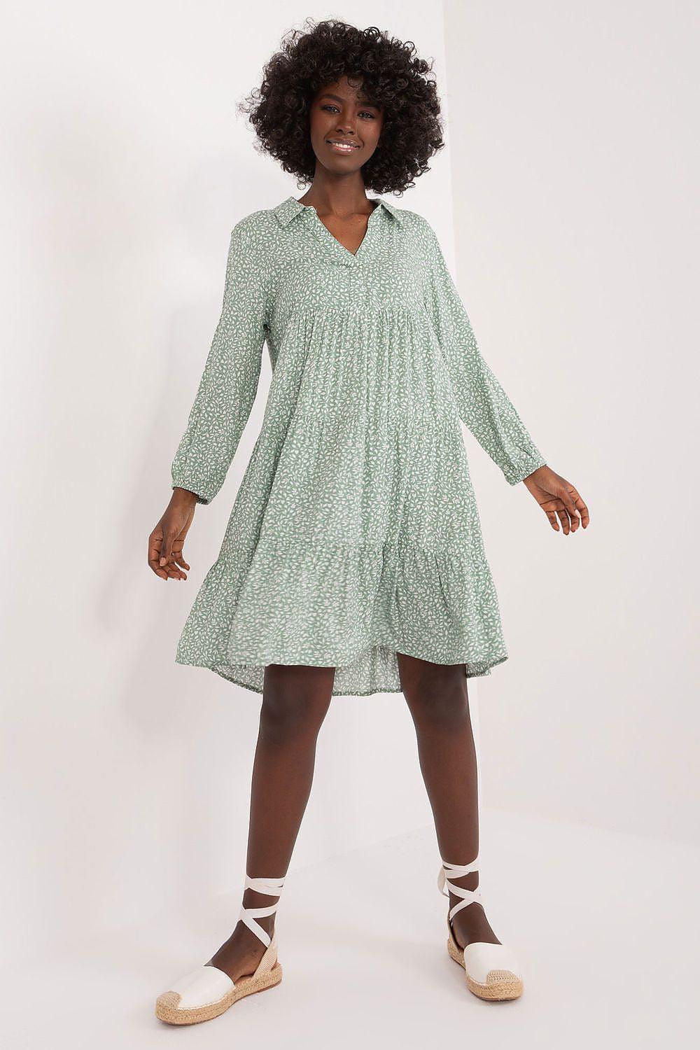Green daydress with V-neck, long sleeves and gathered tiered skirt