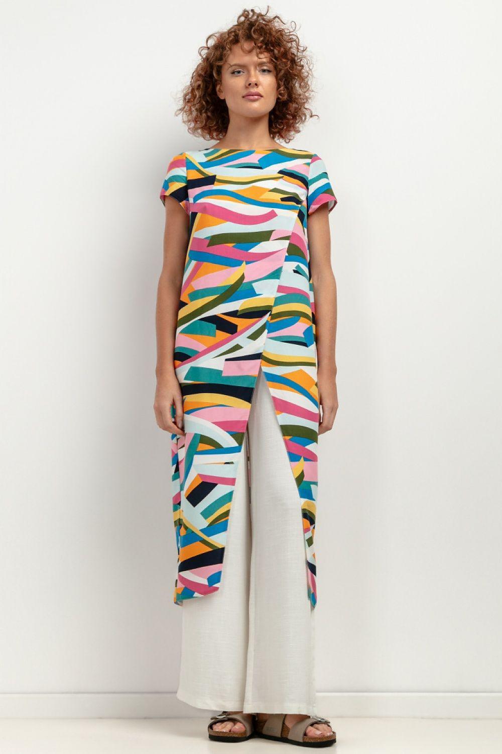 Multicolor printed tunic with short sleeves, long asymmetric hem and side slit