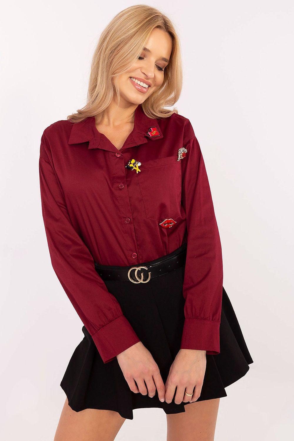 Red long-sleeve shirt with detachable brooches, button front and pointed collar