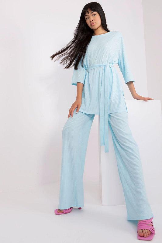 Two-piece set, model 208700: light blue tunic with 3/4 sleeves and wide-leg pants