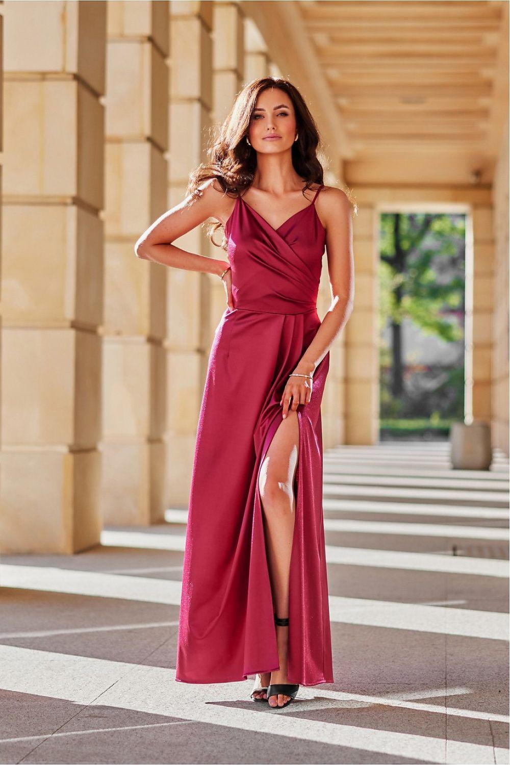 Burgundy long dress with V-neck spaghetti straps, fitted bodice and side slit