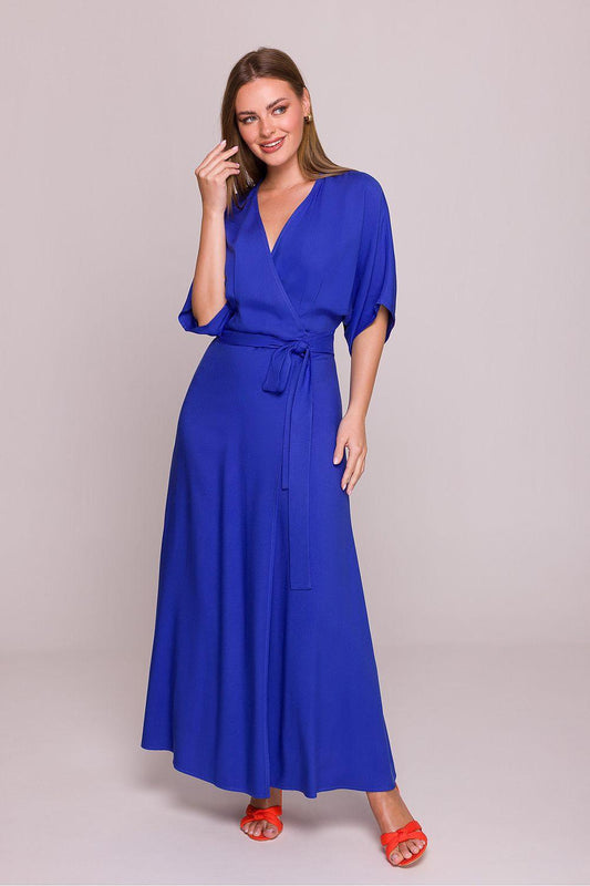 Stylove blue V-neck daydress with half sleeves and tied waist belt, midi length.