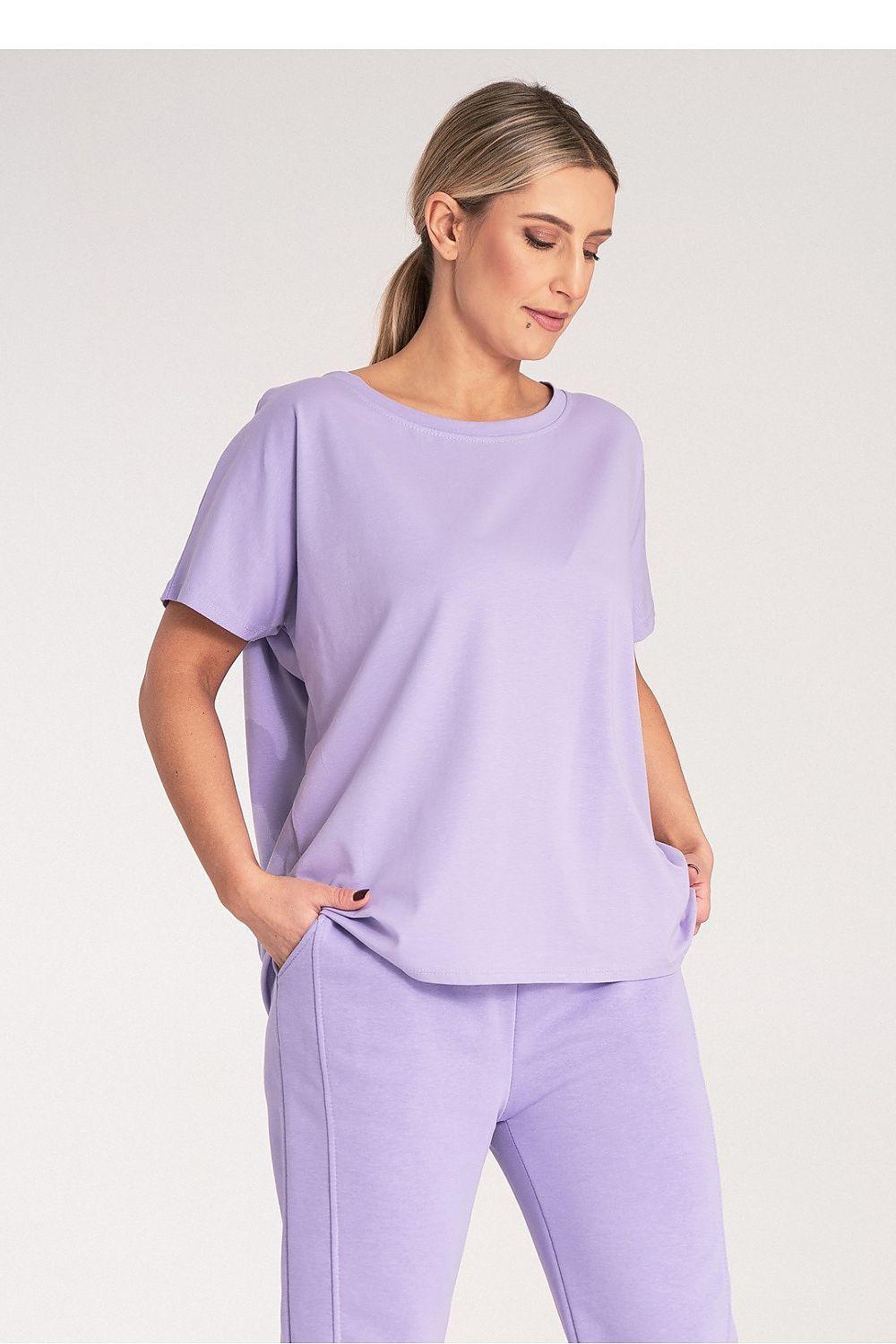 Lavender short-sleeve T-shirt with round neckline, relaxed fit