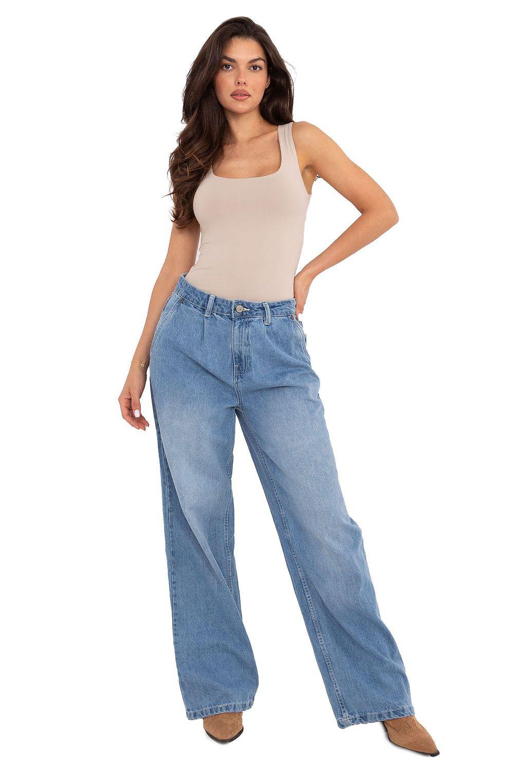 Light blue wide-leg jeans with button and zipper, front pockets and belt loops