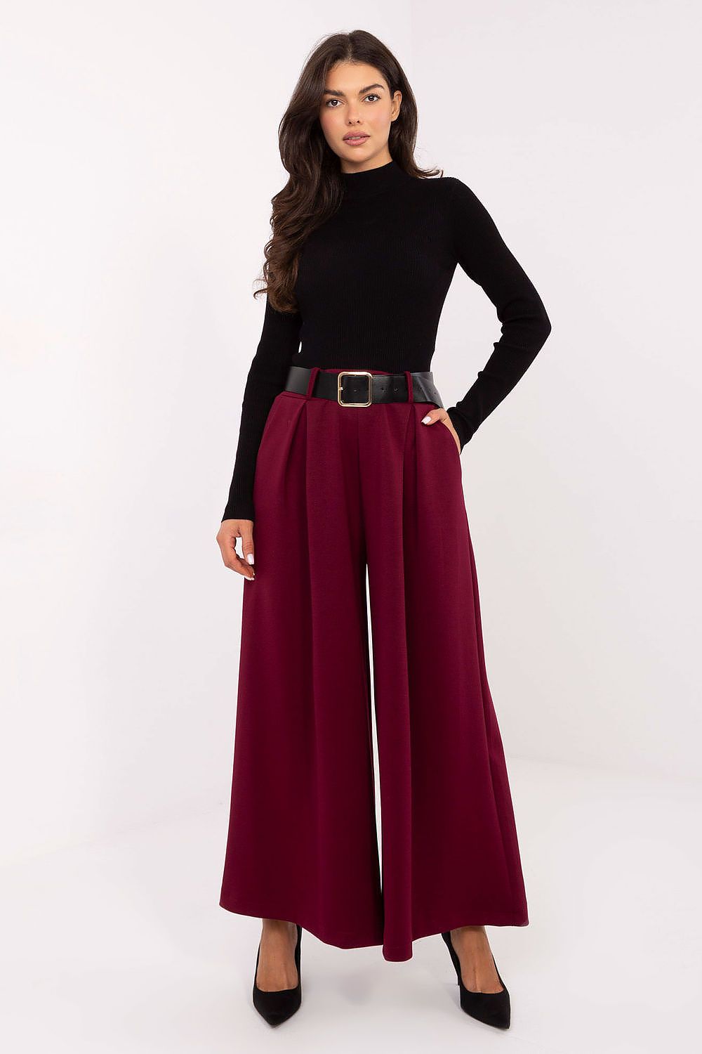 High-waist palazzo trousers with belt, wide-leg maroon/red fabric
