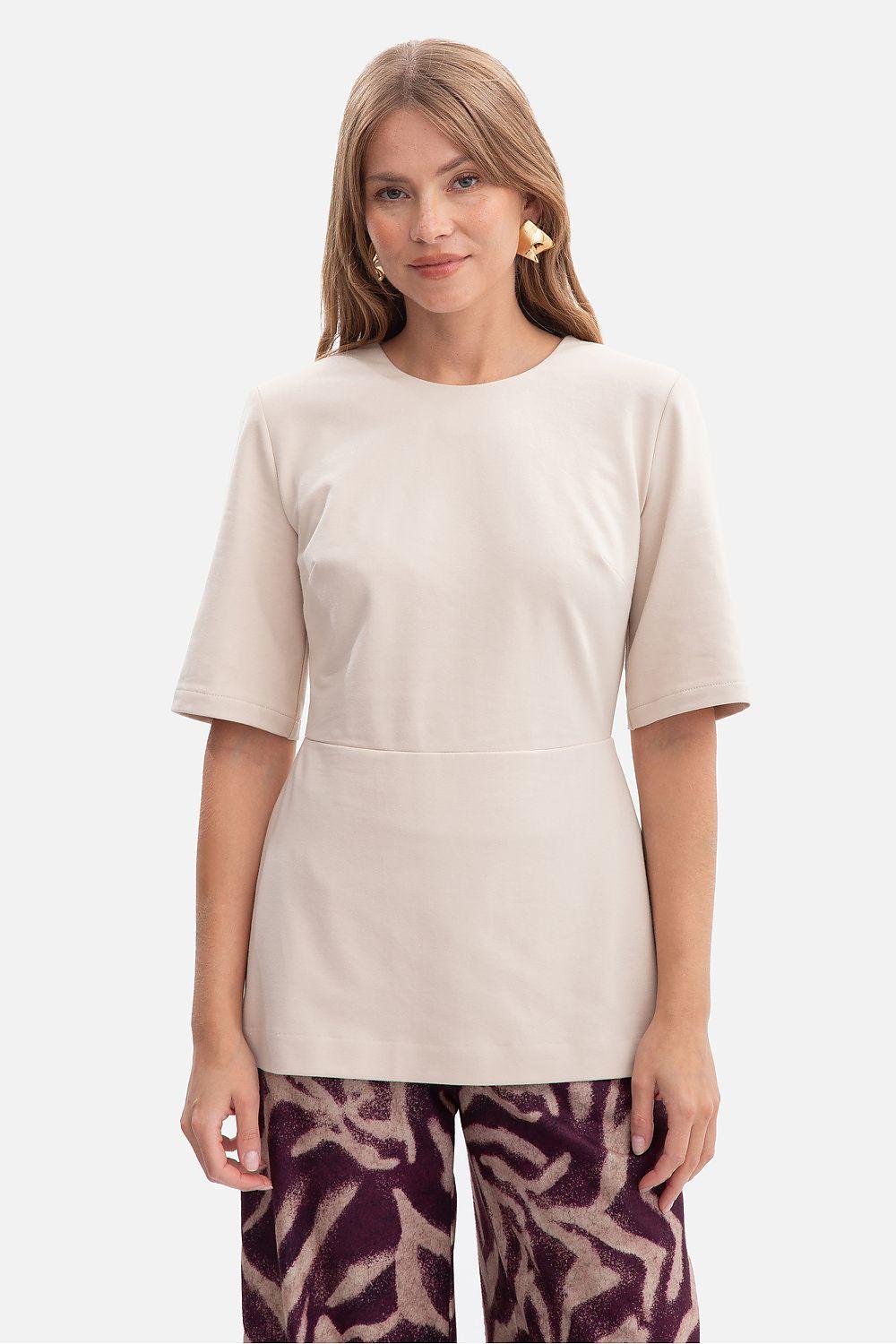 BeWear blouse in beige with short sleeves and curved hem