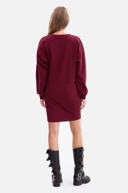 Oversized sweatshirt dress, burgundy, back view, long sleeves, above-knee hem