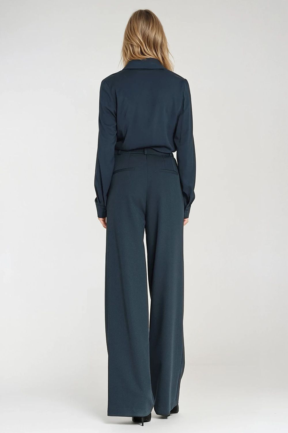 Navy long-sleeve shirt with solid back and small collar detail