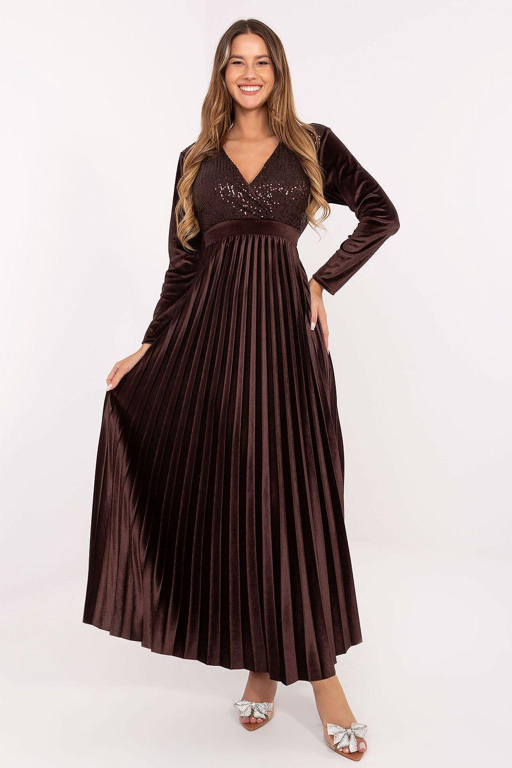 Long dress in dark brown with V-neckline, long sleeves, and pleated skirt