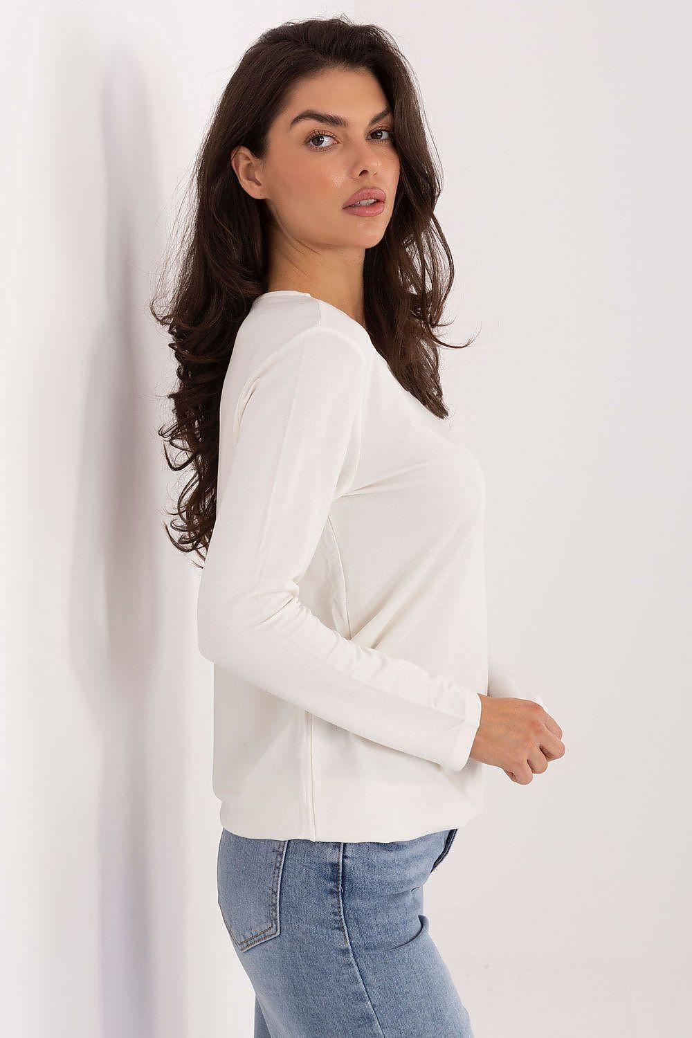 Long-sleeve blouse with round neckline, smooth drape, side profile
