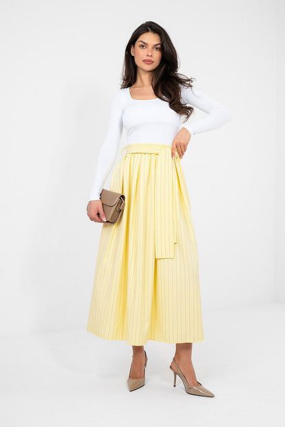 Yellow pleated midi skirt with elastic waist and tiered hem