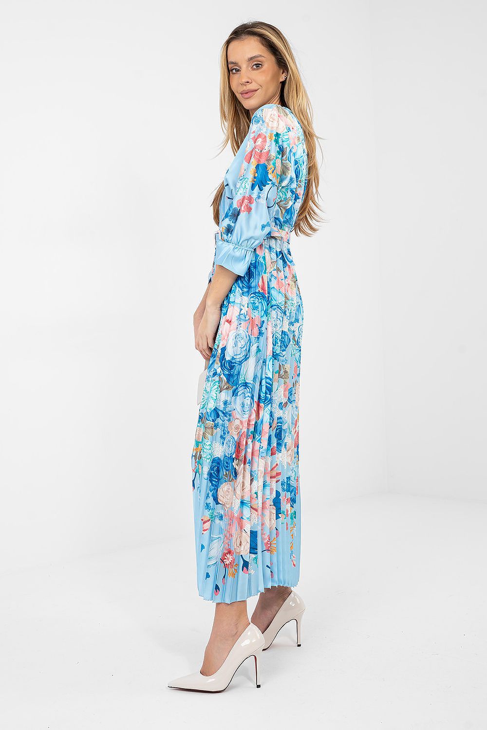 Blue floral daydress with puff sleeves and pleated skirt, tied waist belt