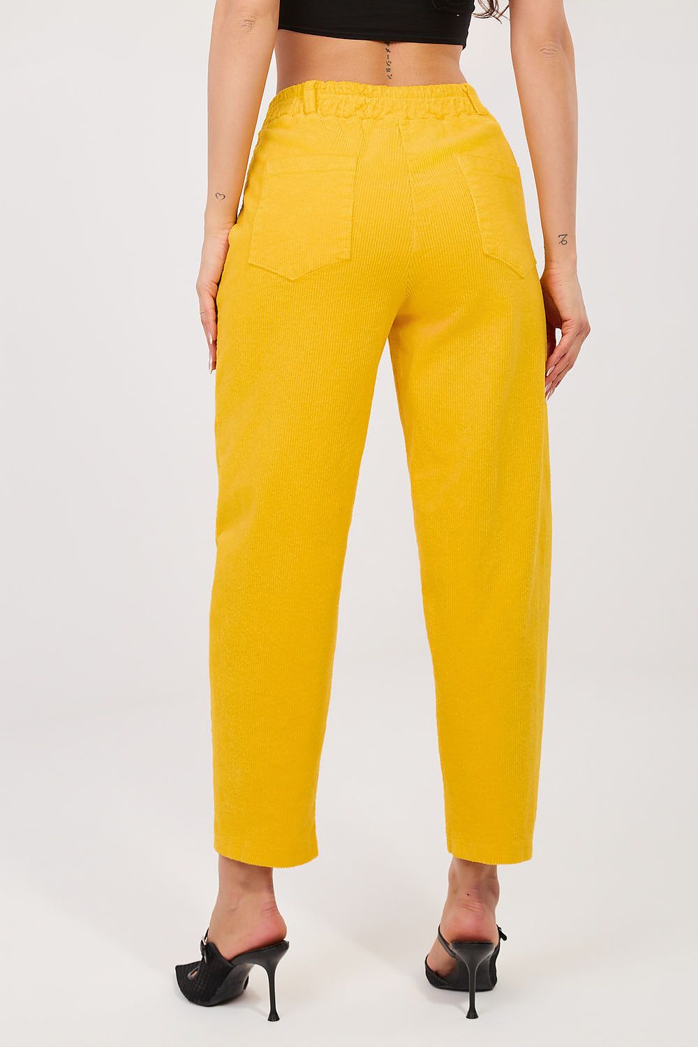 Yellow corduroy trousers, high-rise cropped cut with back yoke and pockets