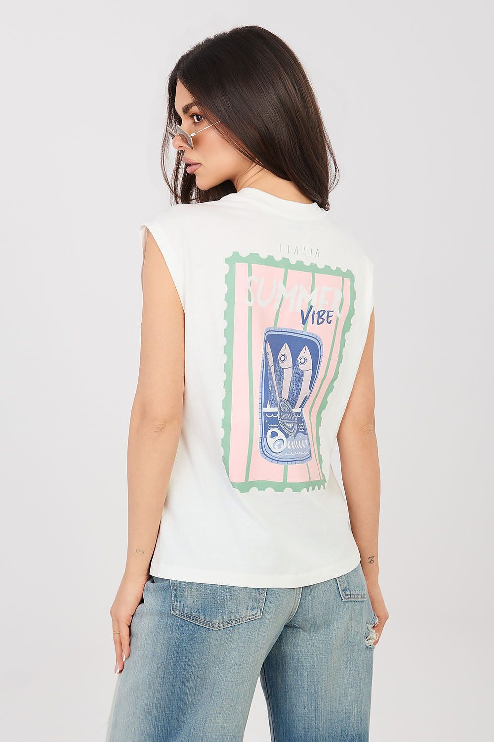 White crew-neck T-shirt with back “Italy Vibe” graphic panel and short sleeves